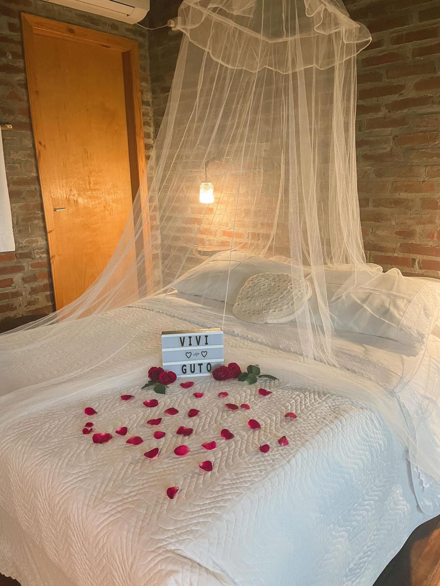 Pousada Romantica - Sitio Buraco Fundo Vale Verde  Экстерьер фото